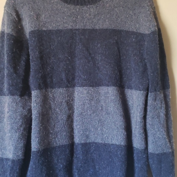 American Eagle sweater - Picture 2 of 6